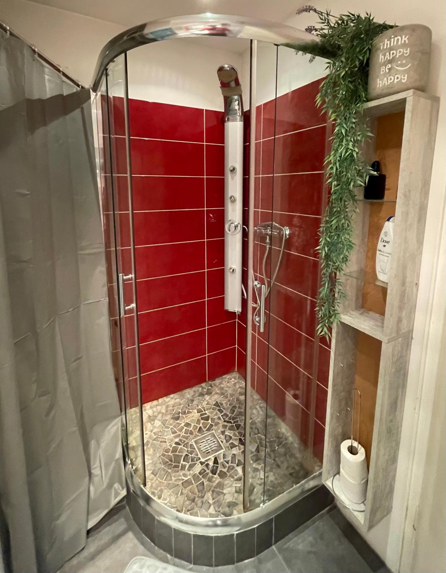Luminous Apartment In Kehl Near Strasbourg, Conveniently Located Next To A Tram Stop With Direct Access To Strasbourg City Centre المظهر الخارجي الصورة